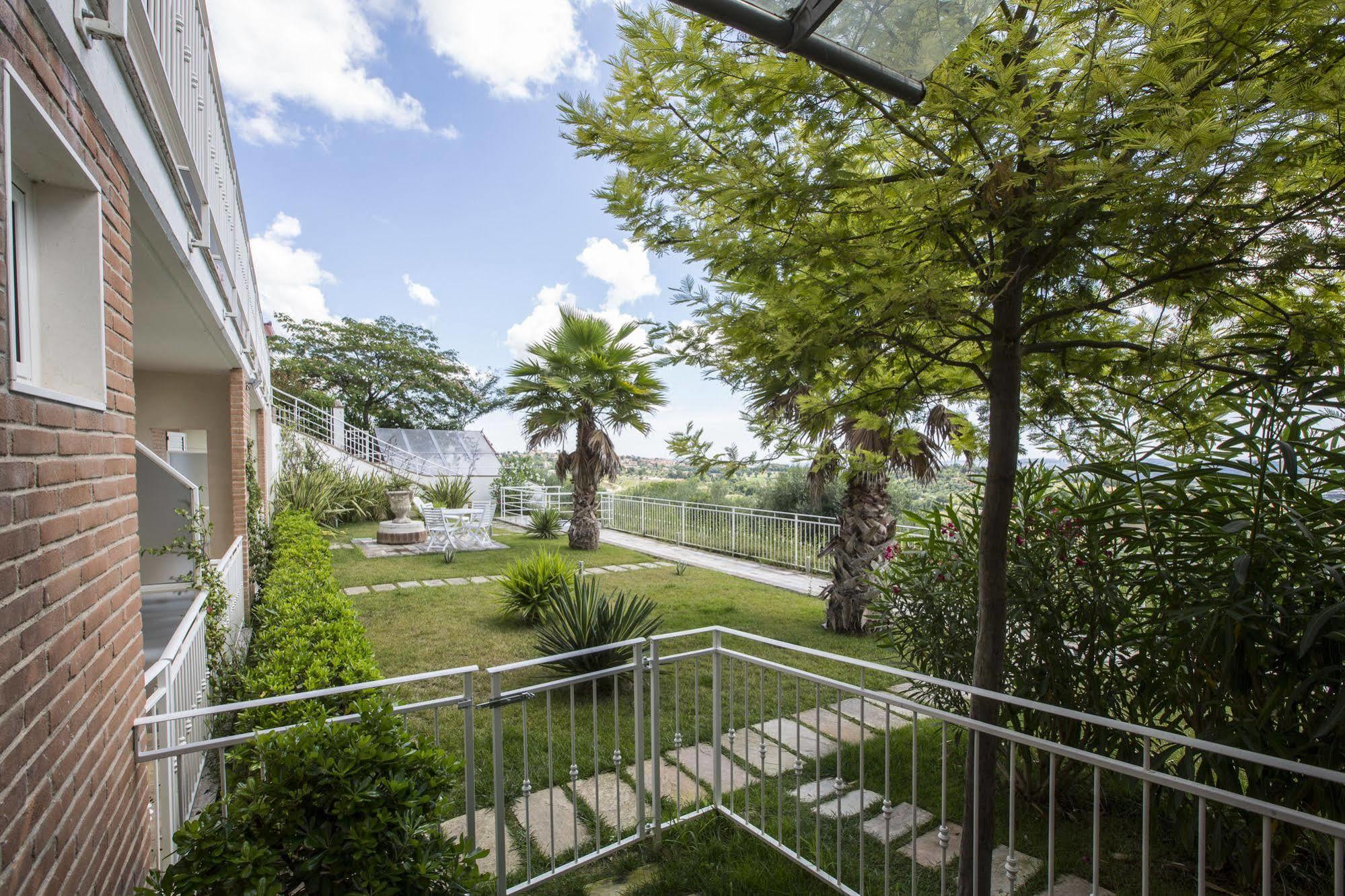 Residence Belohorizonte Macerata Exterior foto
